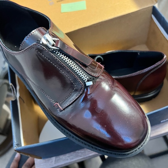 Shoes - Picture 2 of 8